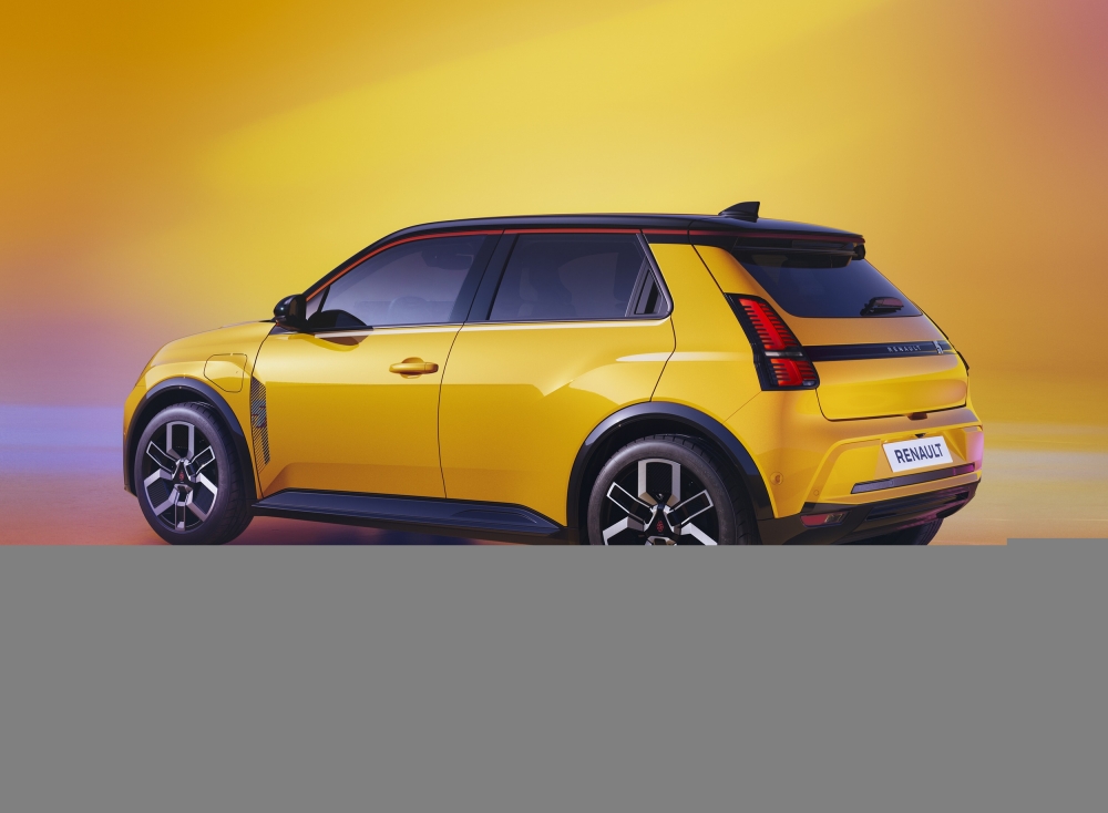 Yüzde 100 elektrikli Renault 5, İsviçre'de tanıtıldı