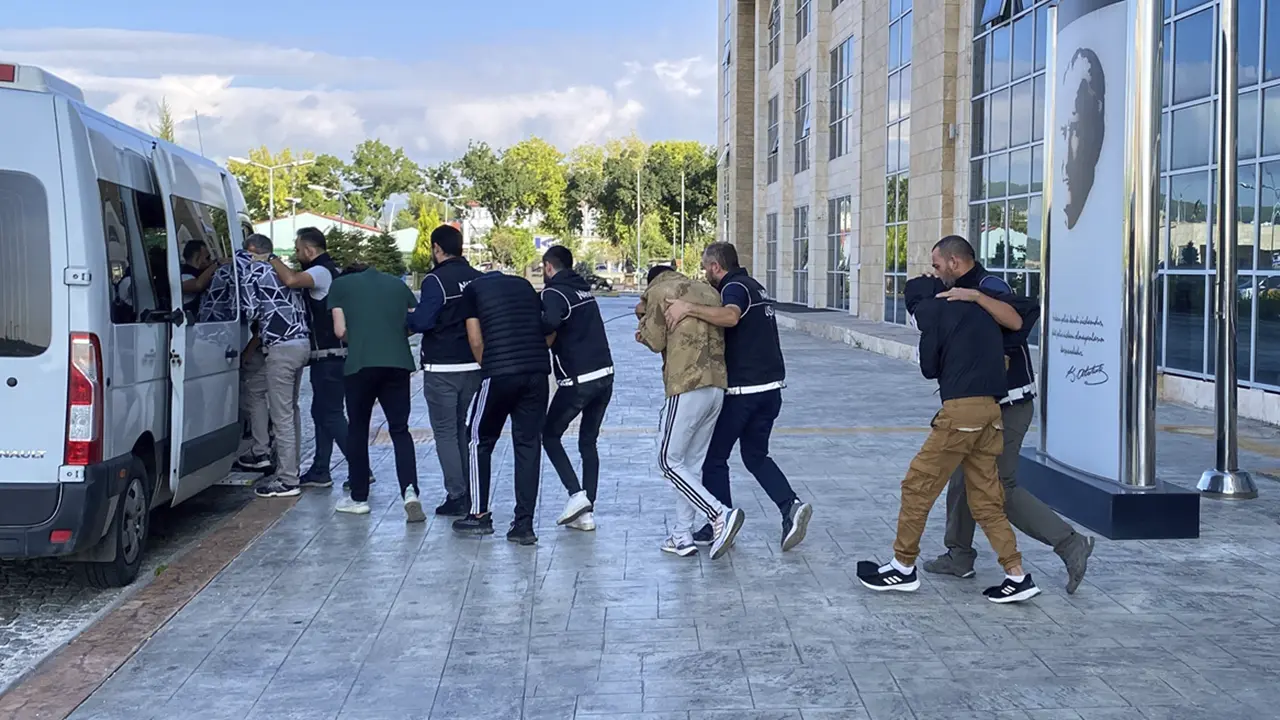 Uşak Emniyeti Dolandırıcıları Kafes’e Aldı