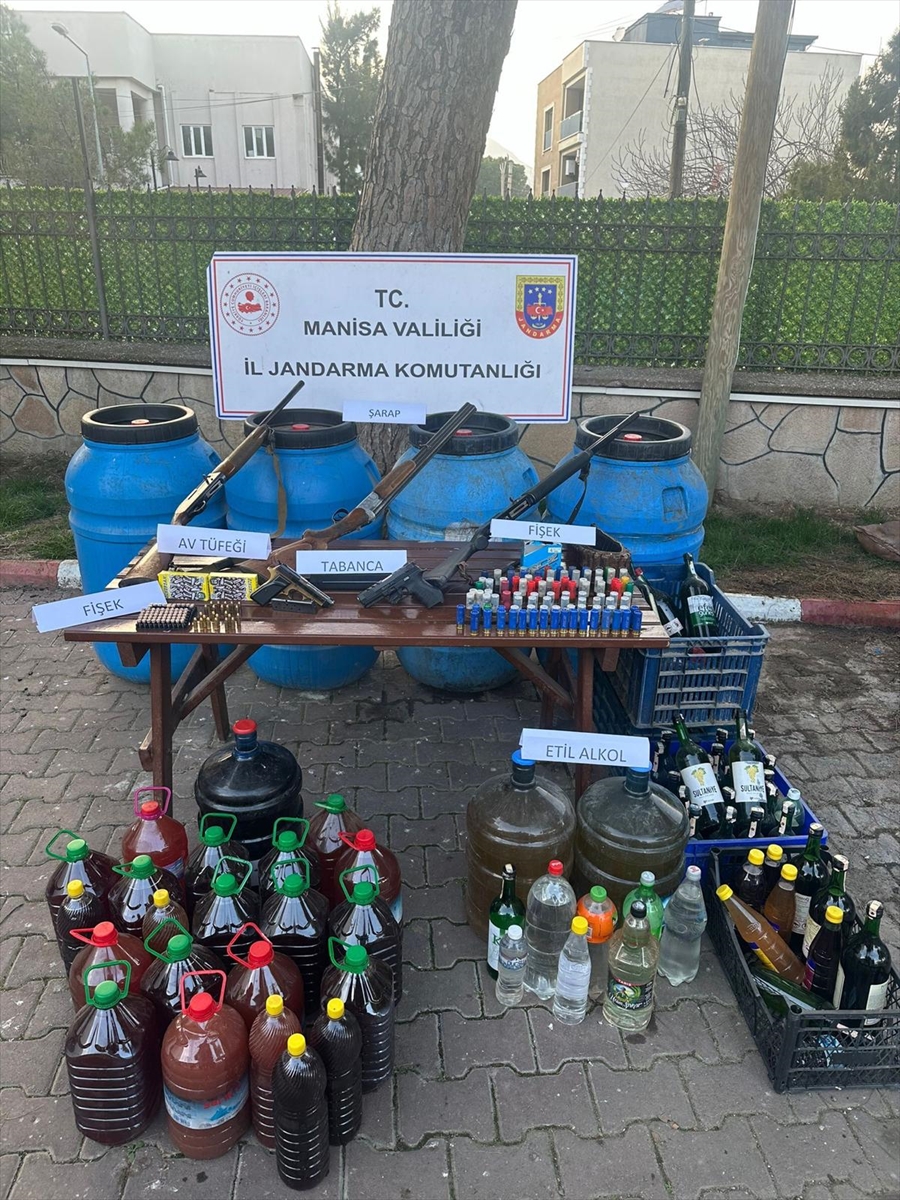 Manisa'da sahte içki operasyonunda 3 kişi yakalandı