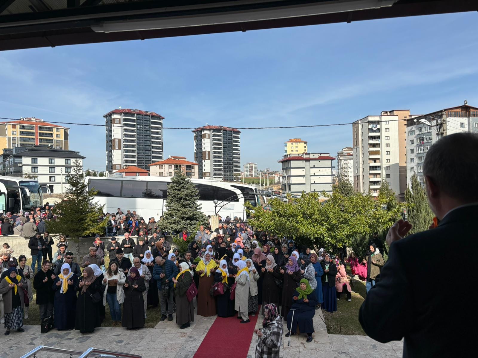 Uşak’tan 72 Kişilik Kafile Umreye Uğurlandı