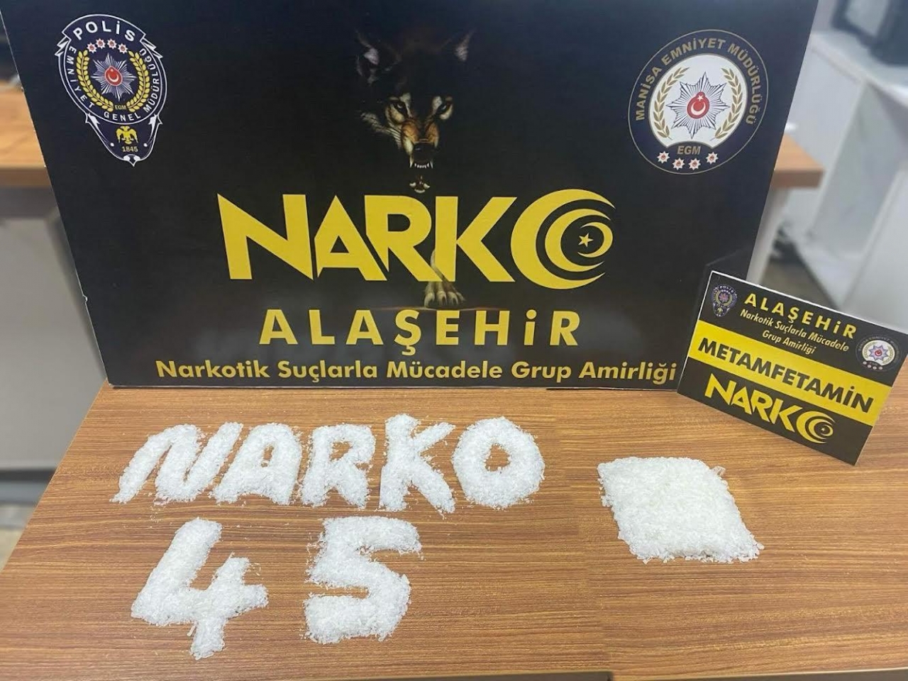 Manisa'da uyuşturucu operasyonunda yakalanan 2 kişi tutuklandı