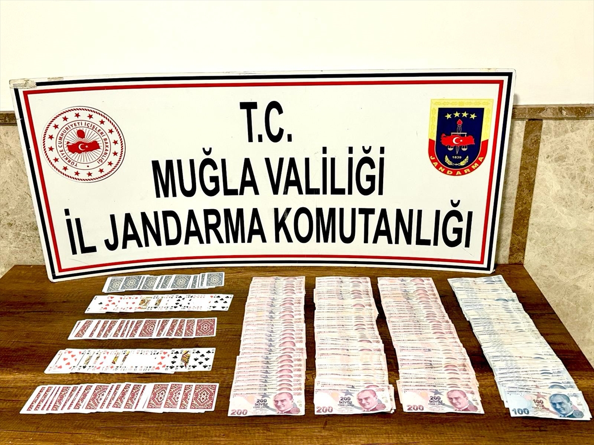 Fethiye'de kumar oynayan 4 kişiye para cezası uygulandı