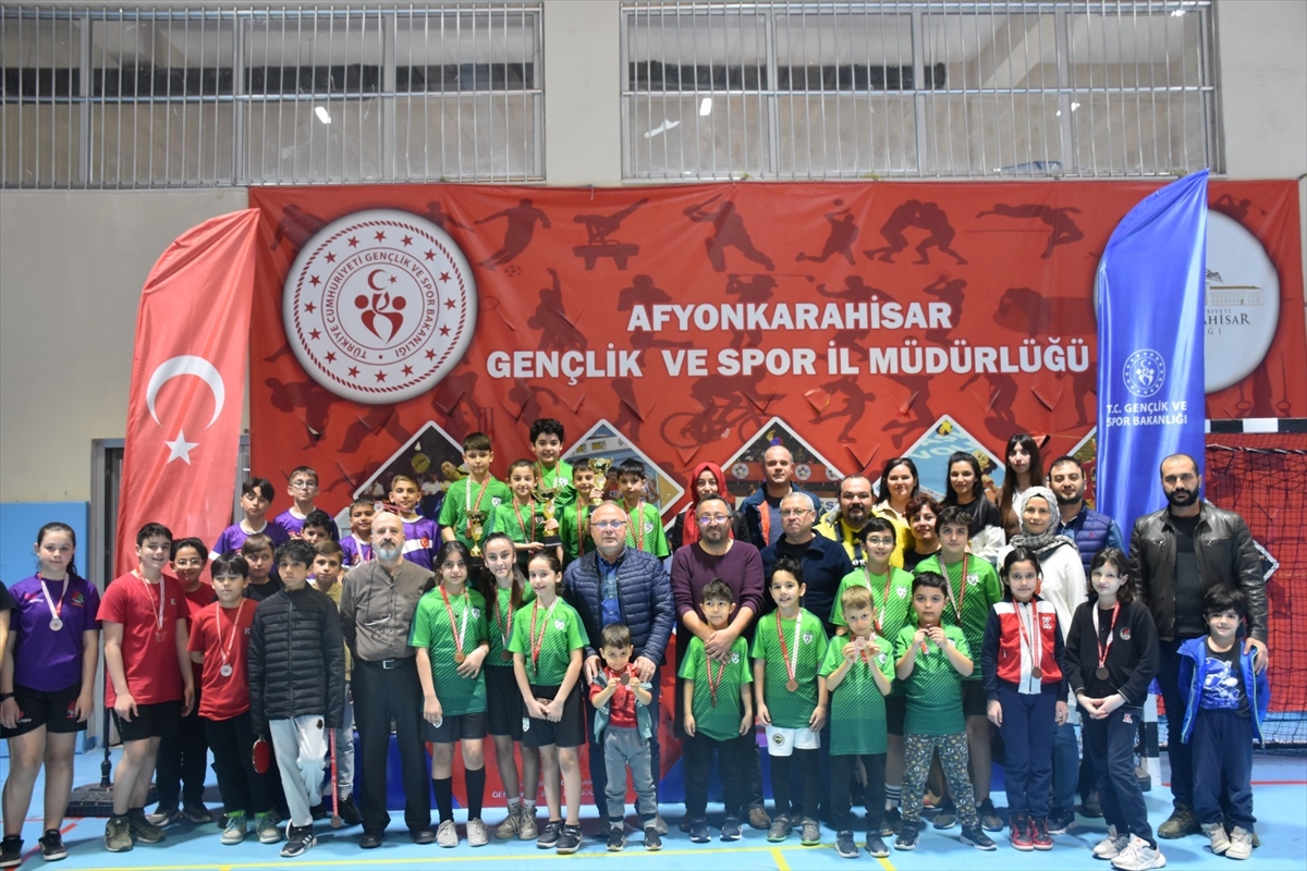 Afyonkarahisar'da Küçükler ve Minikler Masa Tenisi müsabakaları sona erdi