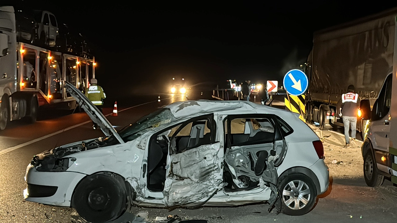 Tırla Çarpışan Otomobilin Sürücüsü Öldü, Eşi İse Ağır Yaralı