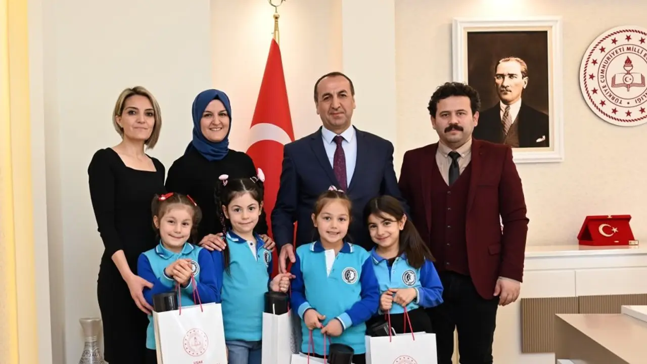Uşaklı Öğrenciler Teknolojiyi Yerine Kağıt ve Kalemi Seçti
