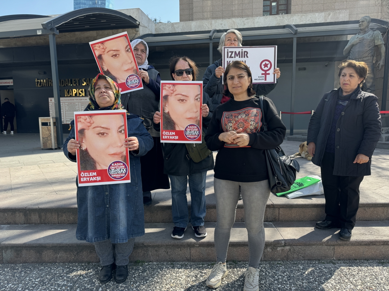 İzmir'de bir kadının evde ölü bulunmasına ilişkin erkek arkadaşının yargılanmasına devam edildi