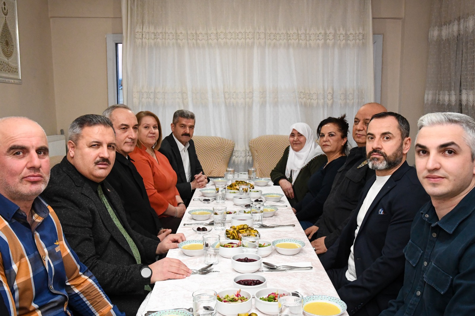 Uşak Valisi Ergün, İlk İftarını Şehit Ailesi İle Yaptı