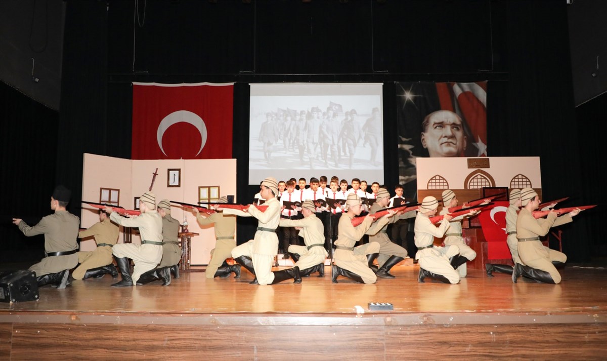 İstiklal Marşı'nın kabulünün 103. yıl dönümü Kütahya'da törenle kutlandı