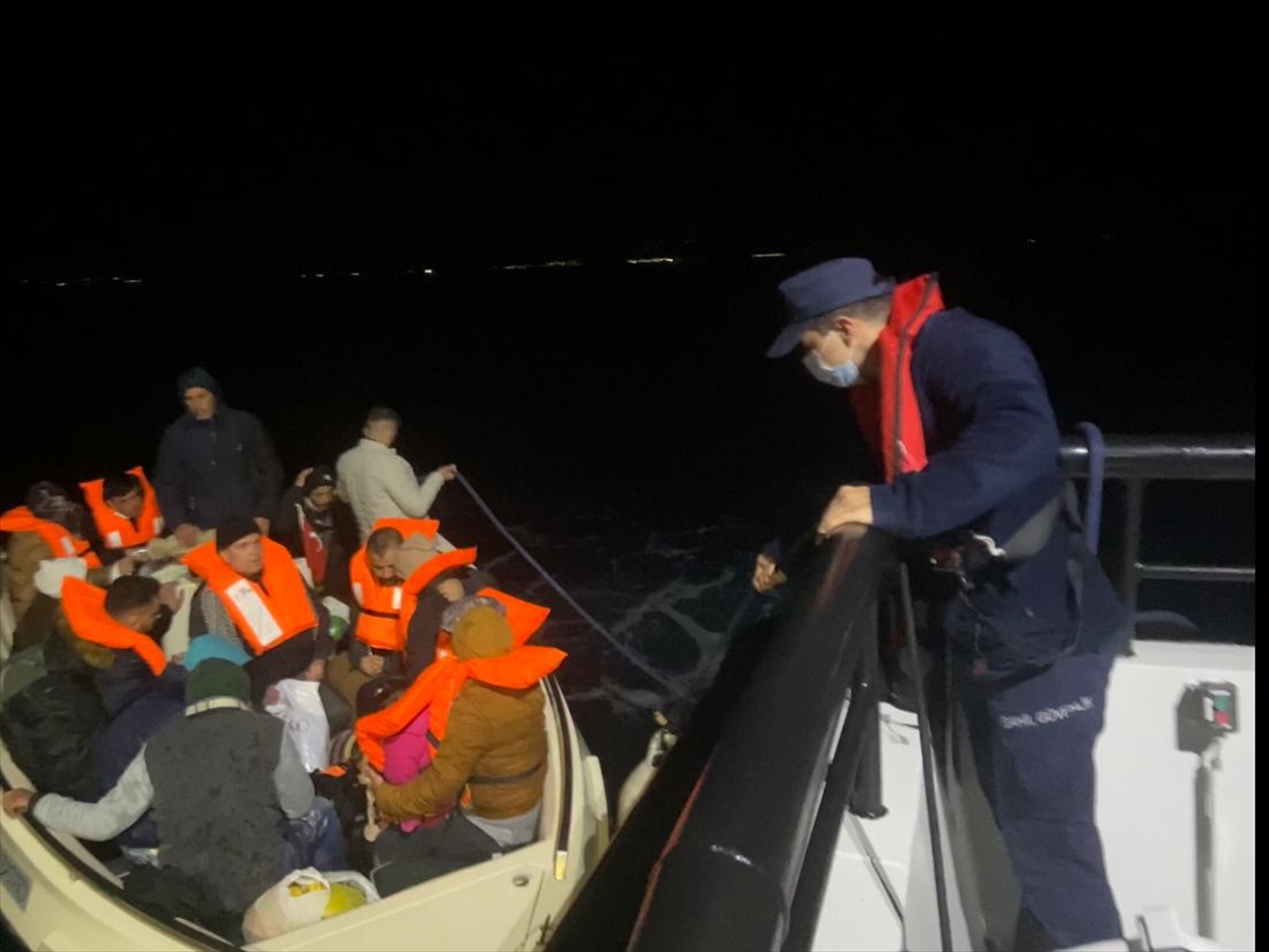 Muğla'da 19 düzensiz göçmen kurtarıldı, 69 göçmen yakalandı