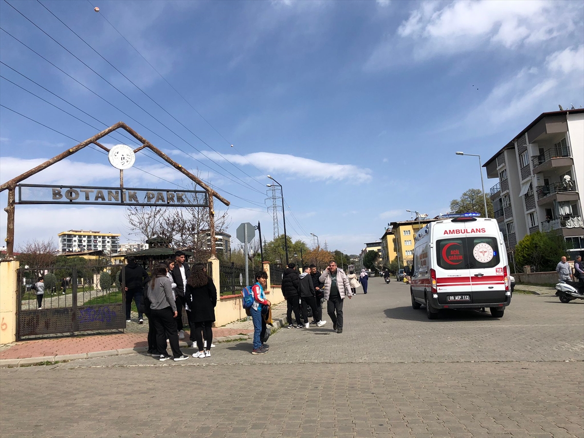 Nazilli'de ehliyetsiz sürücünün kullandığı otomobilin çarptığı anne ve kızı yaralandı