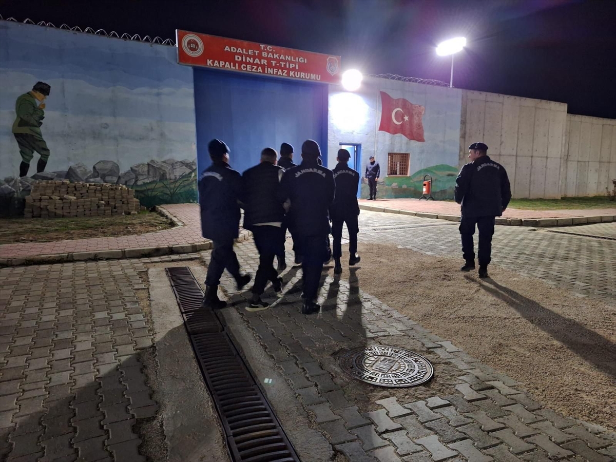 Afyon'da Hırsızlık Yapan 3 Kişiden 2'si Tutuklandı