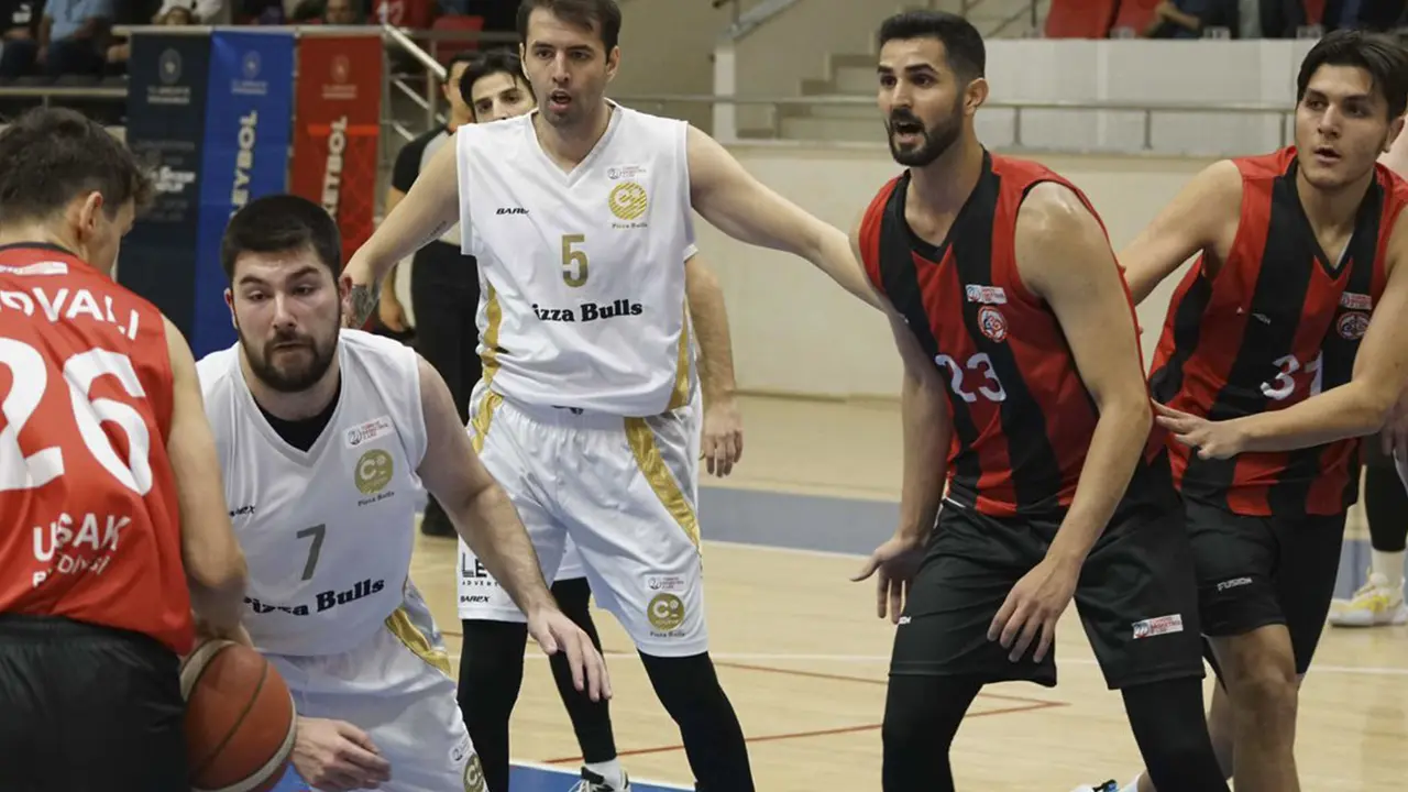 İlkler Şehri Uşak Basketbol Playoff İlk Maçını Kazandı: 66-61