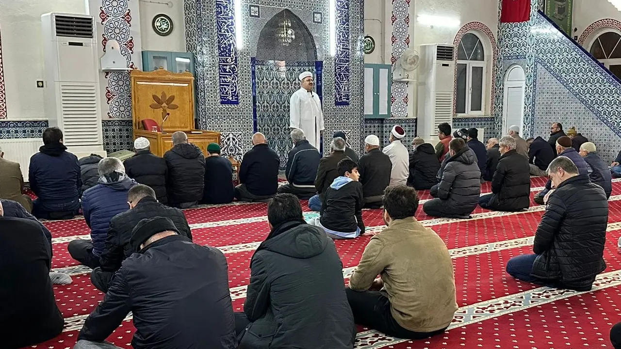 Uşak Müftülüğü Endurun Usulü Teravih Namazında Bir Araya Geldi