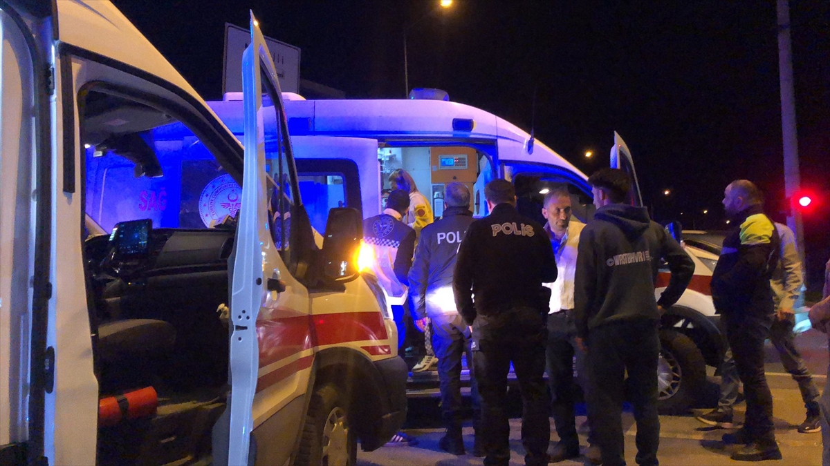 Nazilli'de iki motosikletin çarpıştığı kazada 3 kişi yaralandı