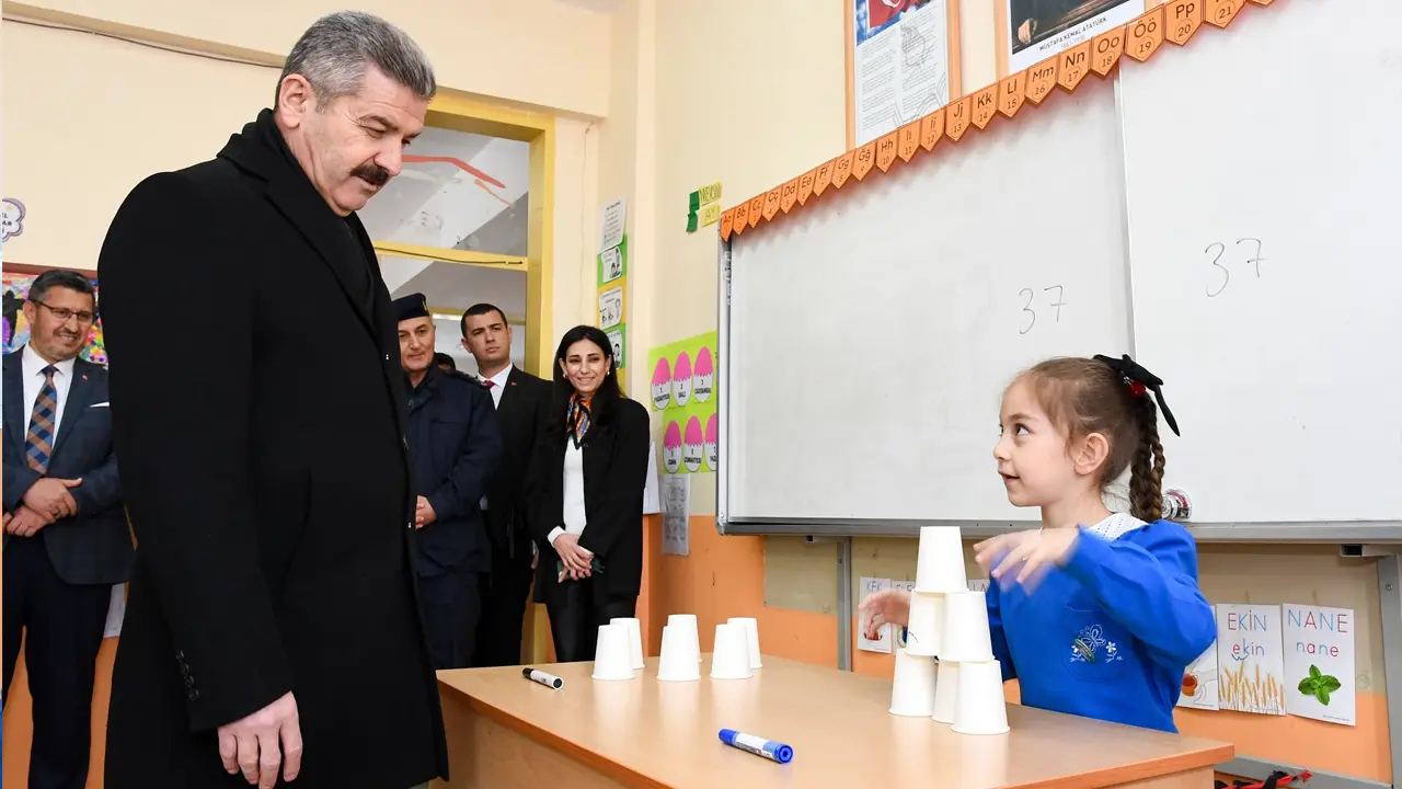 Uşak Valisi Ergün 3 Köyü Birden Ziyaret Etti