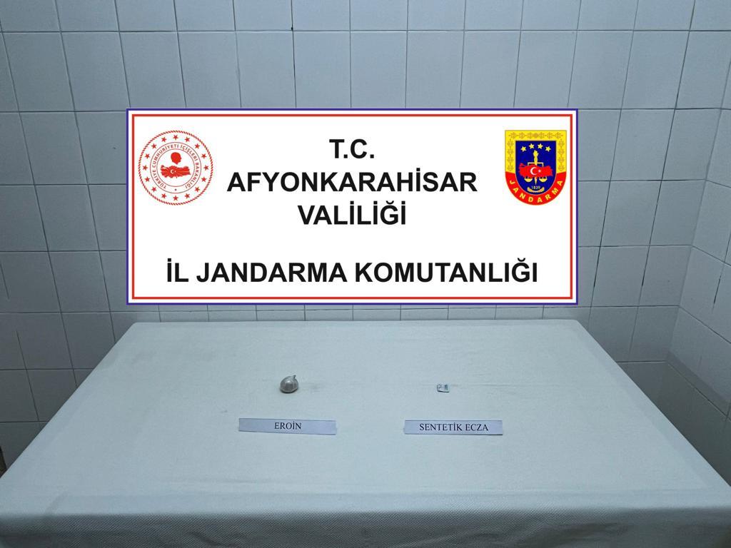 Sandıklı'da üzerinde uyuşturucu ele geçirilen şüpheli yakalandı