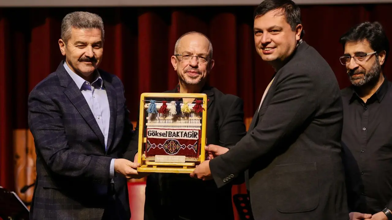 Uşak Protokolü Saz Nağmeleri İle Hüzünlendi