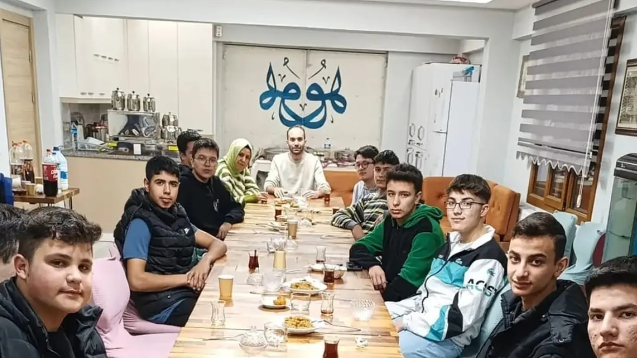 Uşaklı Gençlik İftarda Buluştu
