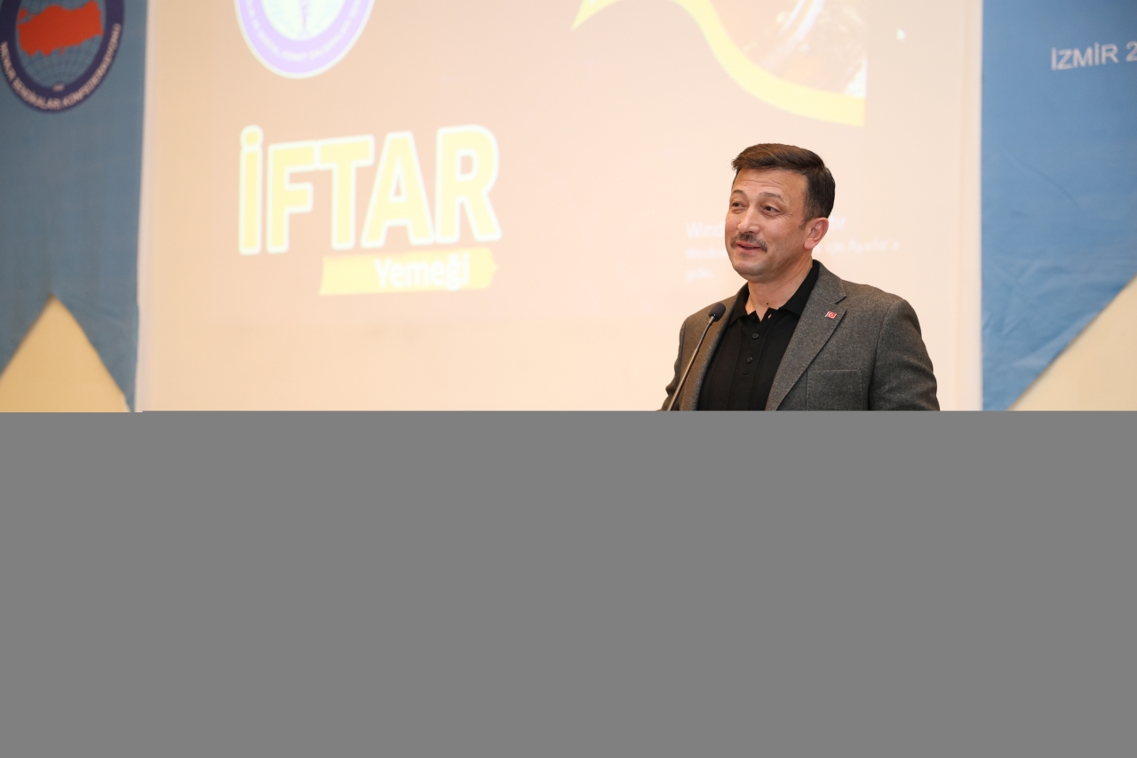 Cumhur İttifakı'nın İzmir adayı Dağ, huzurevinde iftar programına katıldı