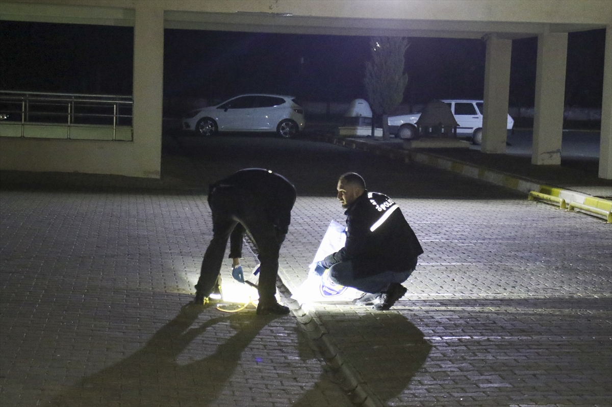 Uşak'ta Hastane Otoparkında Vurulan Kişi Ağır Yaralandı