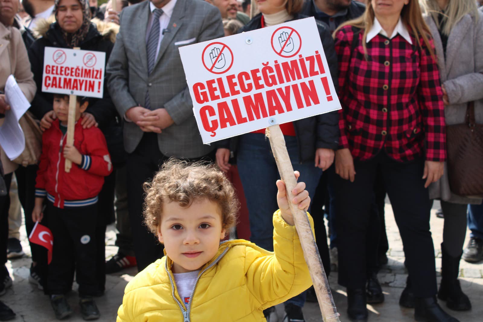 Haklarını Alamayan Umpaş Holding İşçileri Eylem Yaptı
