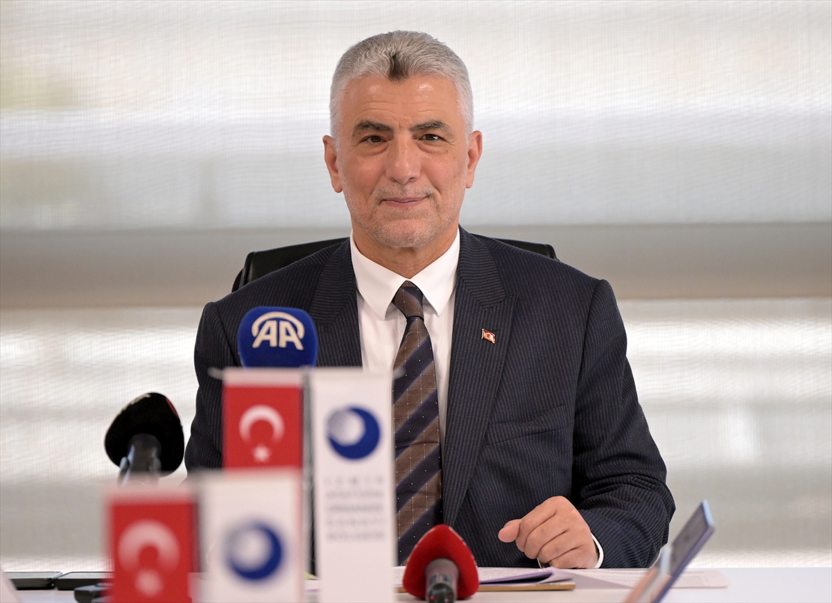 Ticaret Bakanı Bolat, İzmir'de organize sanayi bölgesini ziyaret etti