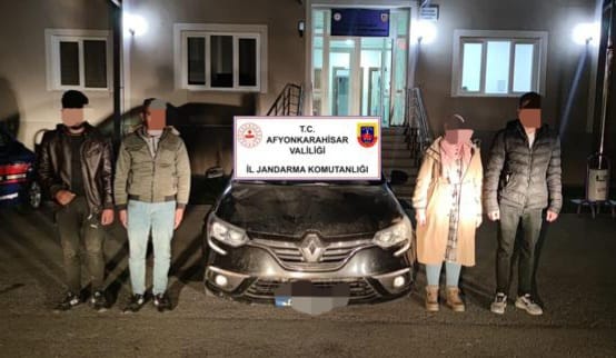 Afyonkarahisar'da 3 düzensiz göçmen yakalandı