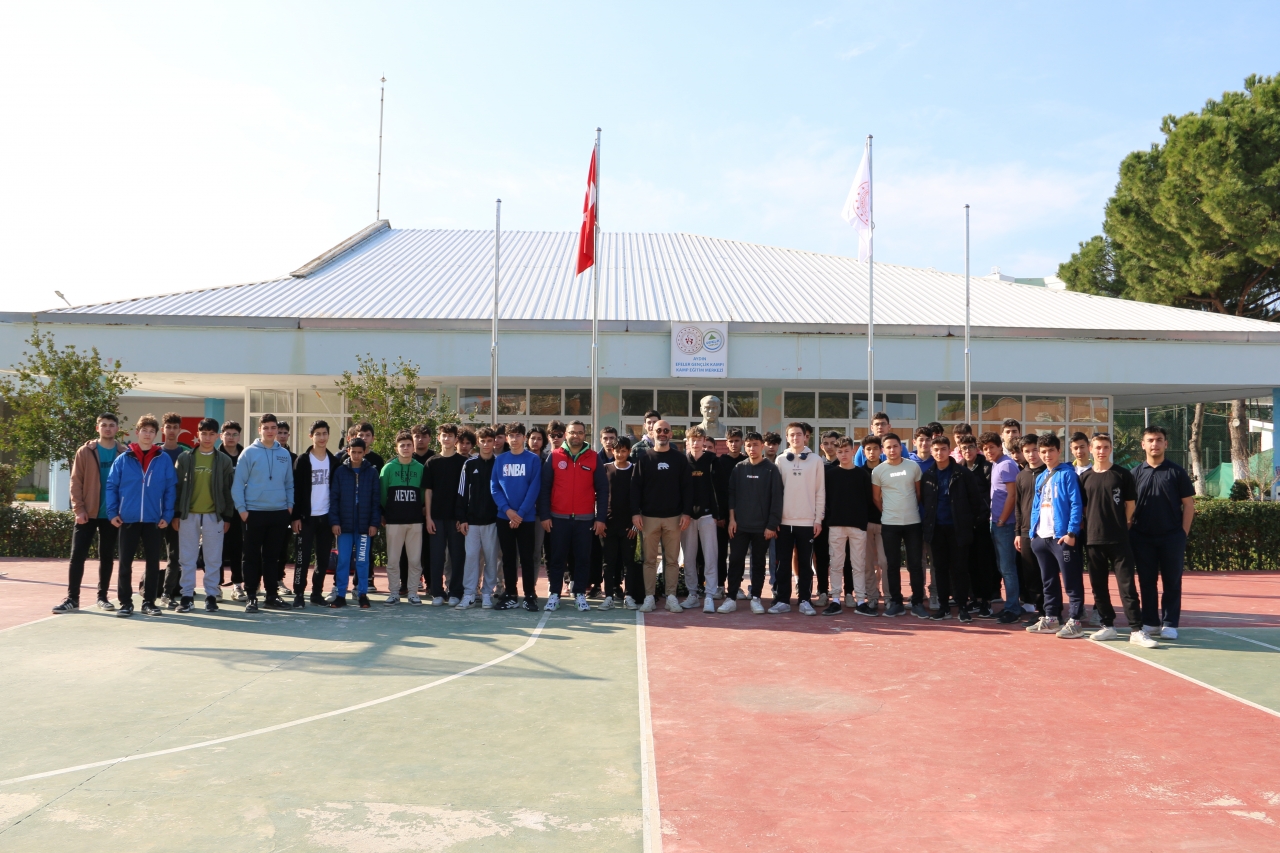 Kuşadası'nda "Ramazan Kampı" düzenlendi