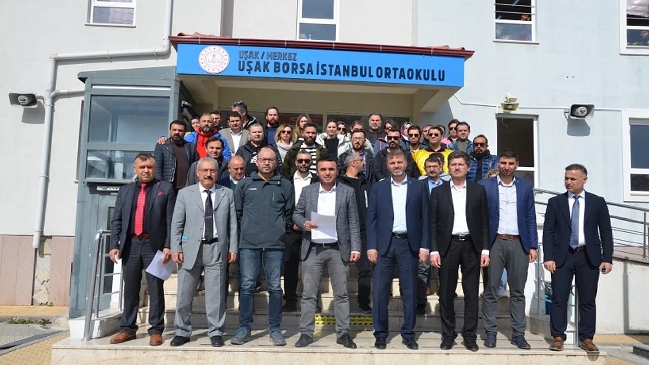 Uşak Eğitim Camiası Öğretmene Darp Girişimini Kınadı