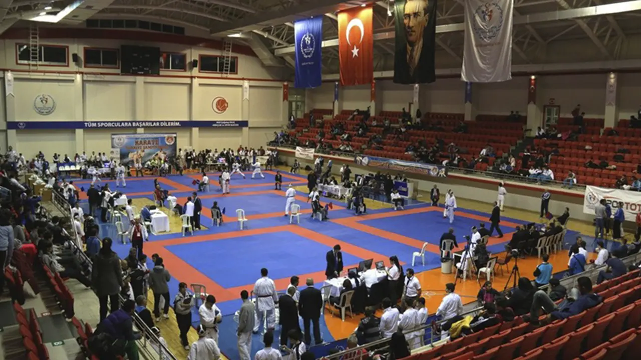 Samsun’da Yapılan Karate Turnuvasında Uşaklı Sporcular Dereceye Girdi