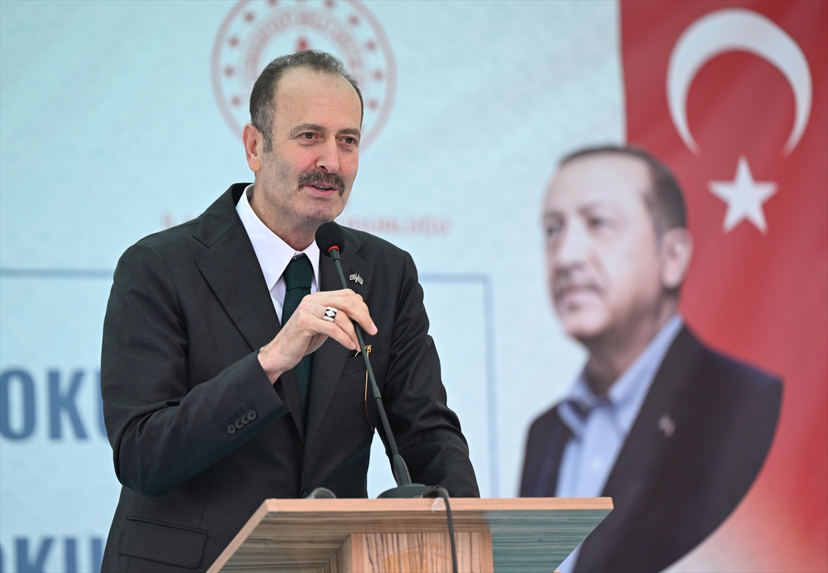 İzmir'de iki okul binasının temeli atıldı