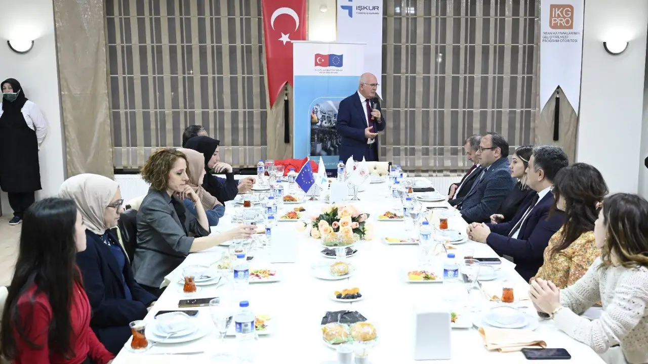 Gençler Çalışıyor Uşak Gelişiyor İlk Kurs Başladı