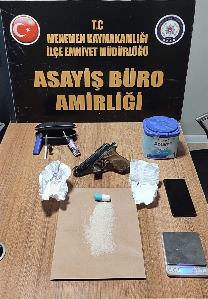 İzmir'de bebek maması kutusuna saklanmış uyuşturucu ele geçirildi