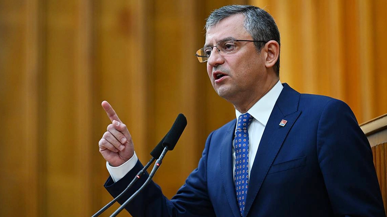 CHP Genel Başkanı Özel, İzmir'de proje tanıtım toplantısına katıldı