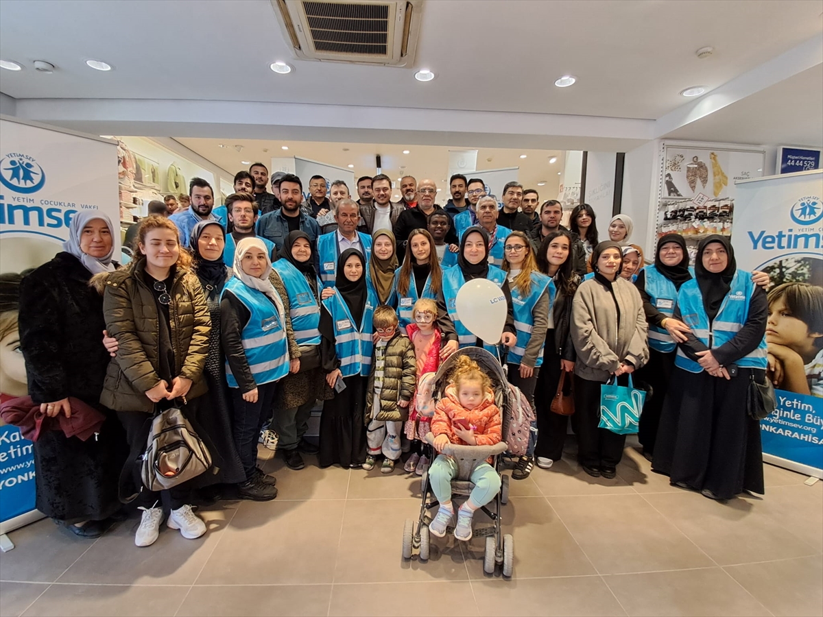 Afyonkarahisar'da YetimSev Vakfı, 850 Çocuğu Sevindirdi