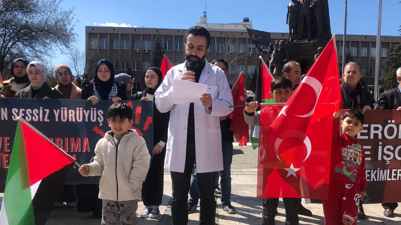 Uşaklı Doktorlar “Sessiz Çığlığa” Devam Etti