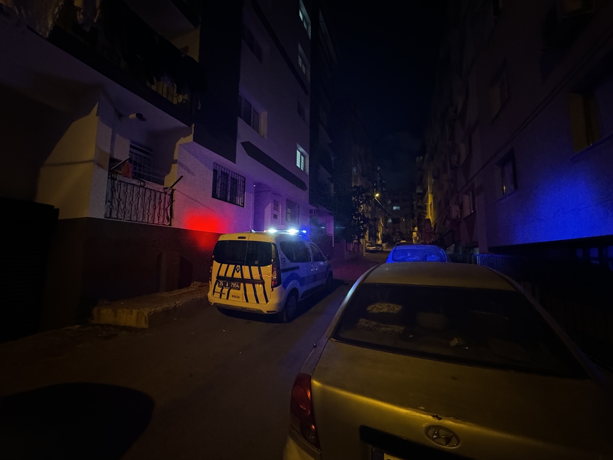 İzmir'de tekel bayisi sahibi hırsızlık iddiasıyla 2 kişiyi silahla yaraladı
