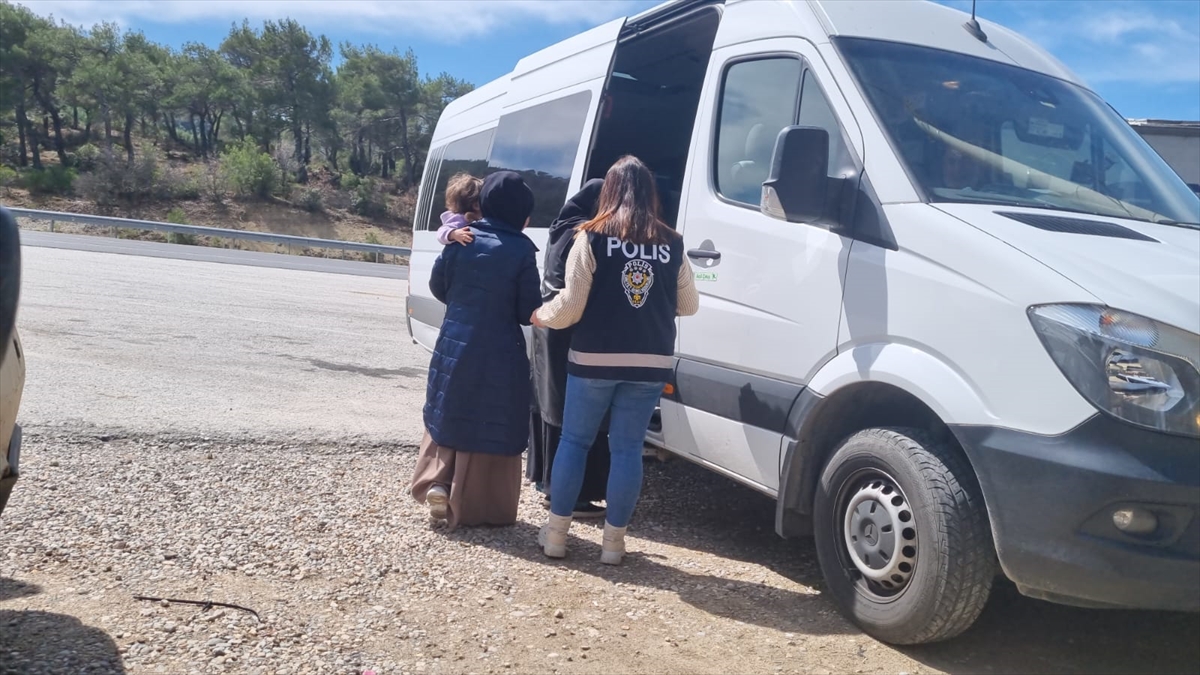 Afyonkarahisar'da 9 düzensiz göçmen yakalandı