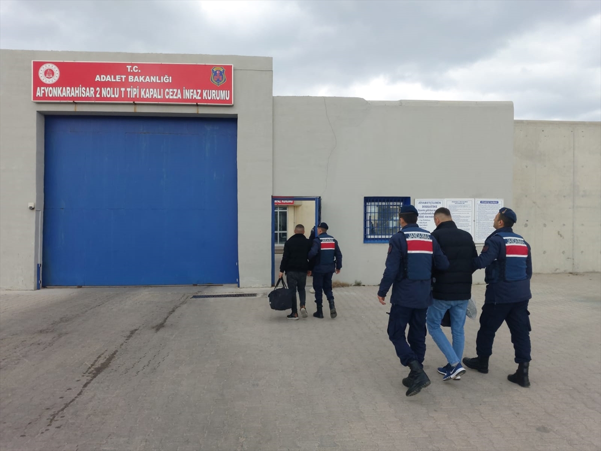 Afyonkarahisar'da firari 2 hükümlü yakalandı