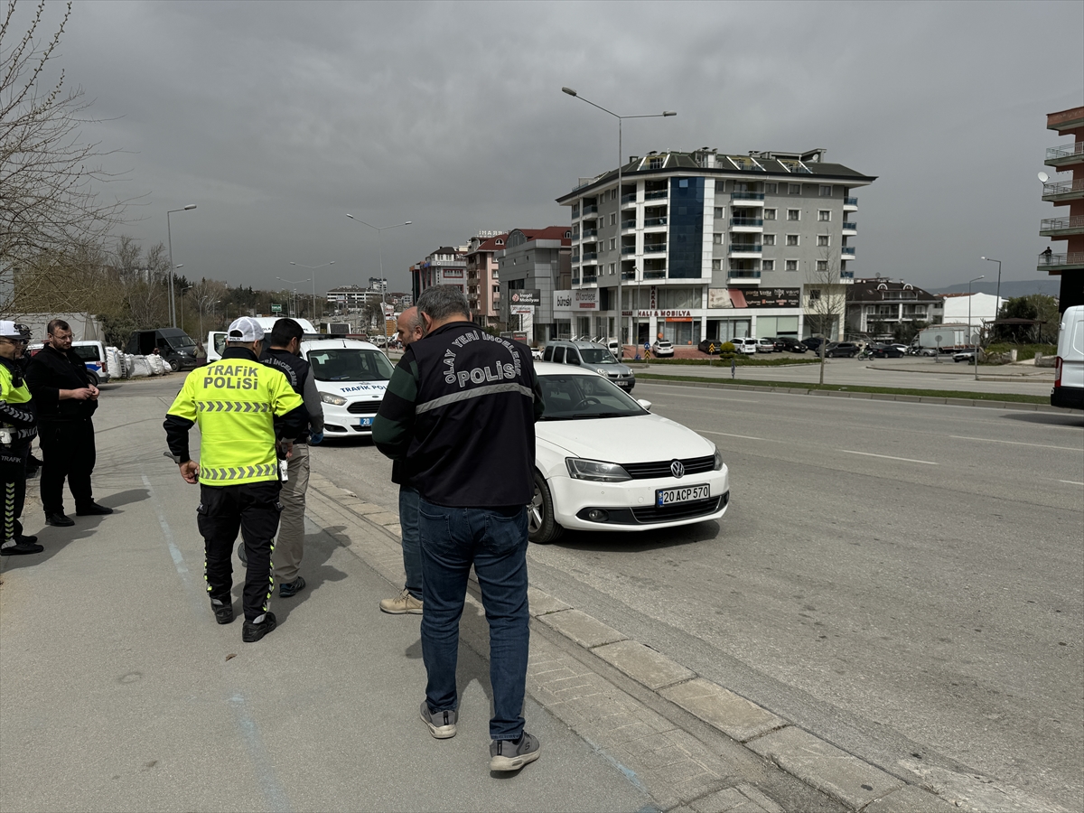 Pamukkale'de otomobilin çarptığı yaya yaralandı