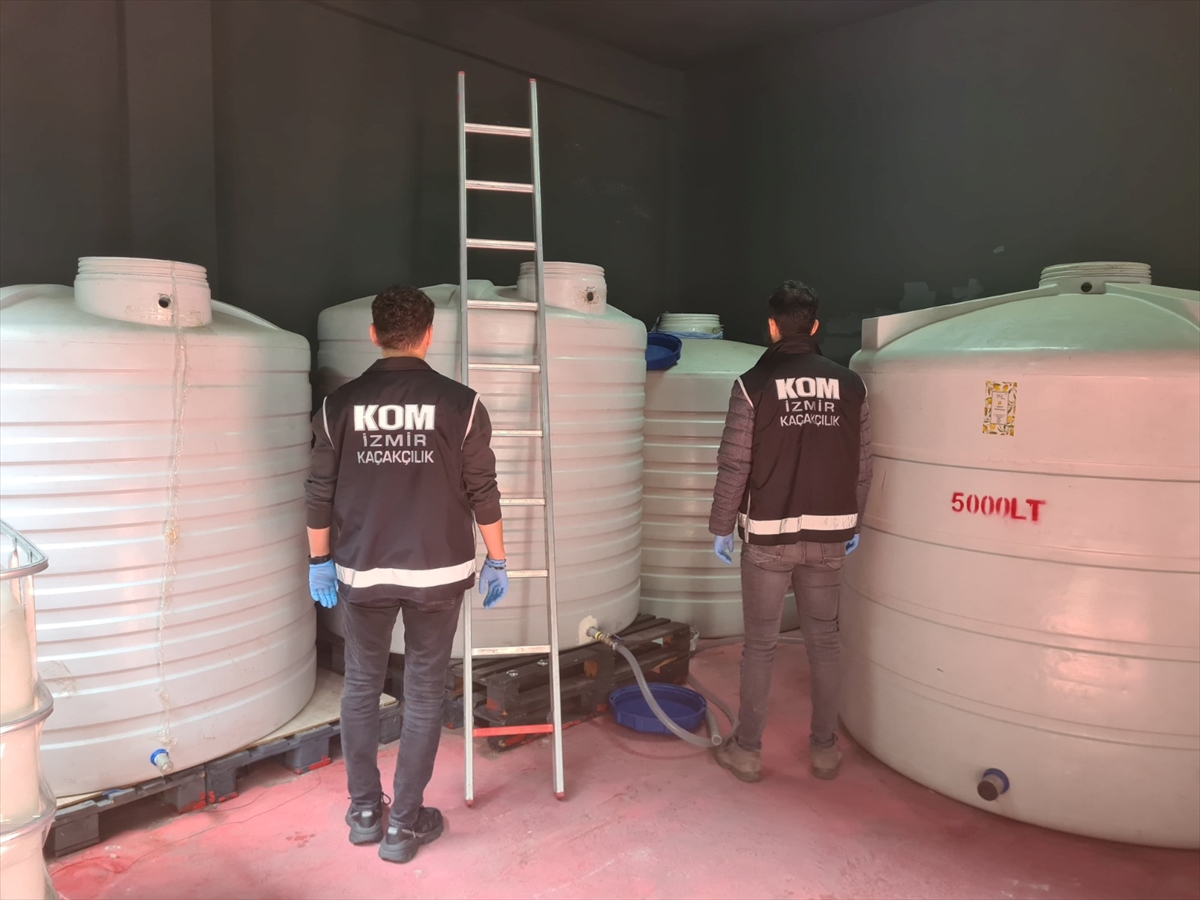 İzmir'de 15 Bin Litre Etil Alkol Ele Geçirildi