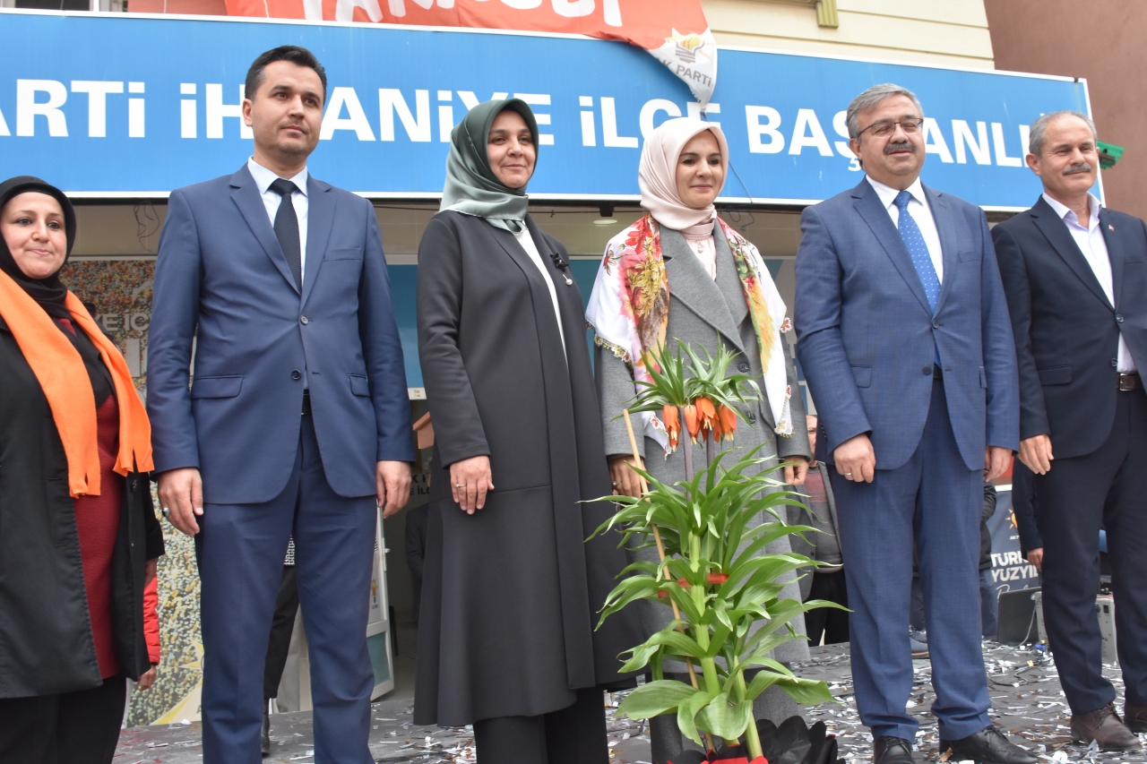 Bakan Göktaş, "Halk buluşmasında" konuştu: