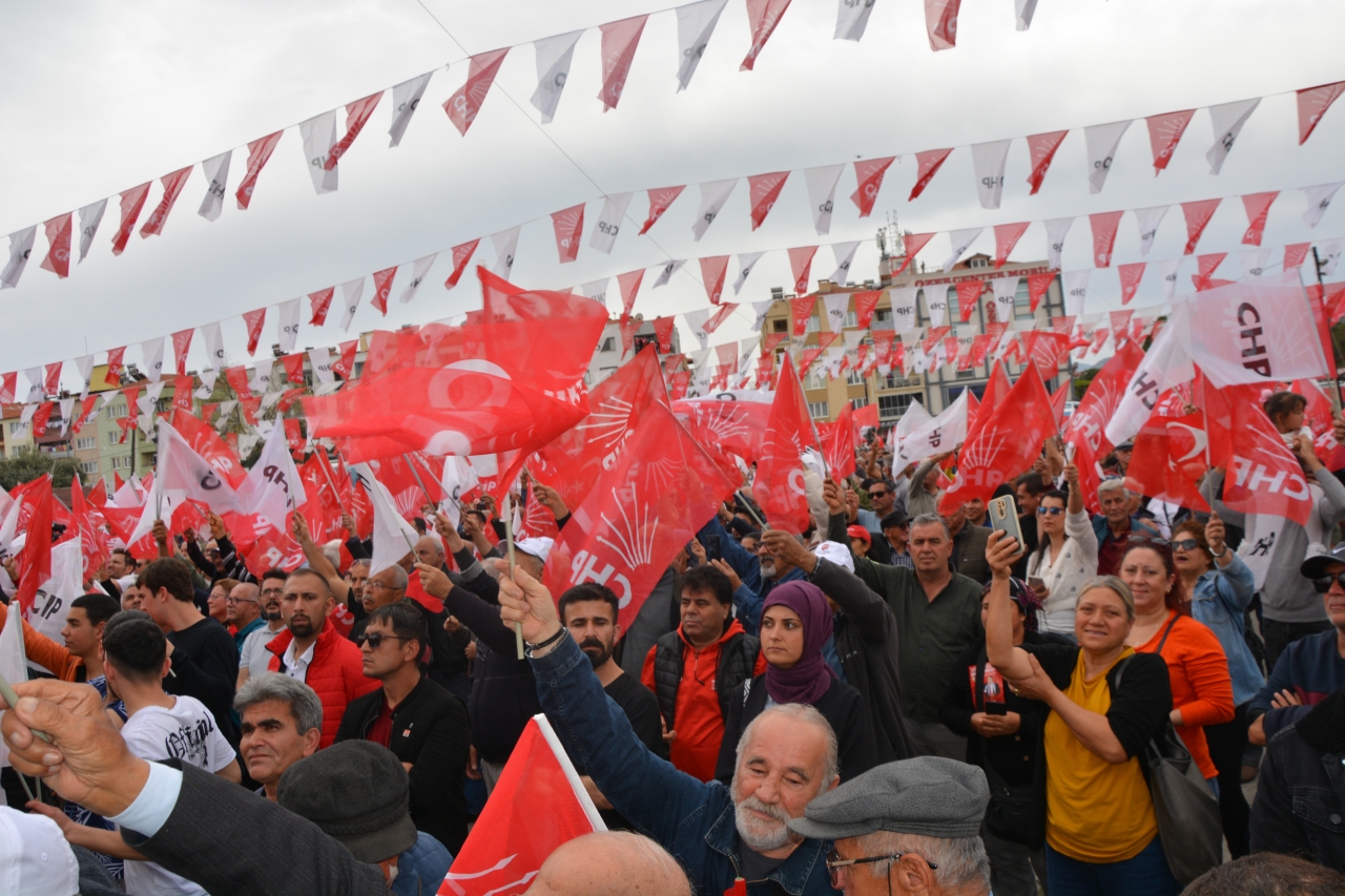 CHP Genel Başkanı Özel, Ortaca'da vatandaşlarla bir araya geldi