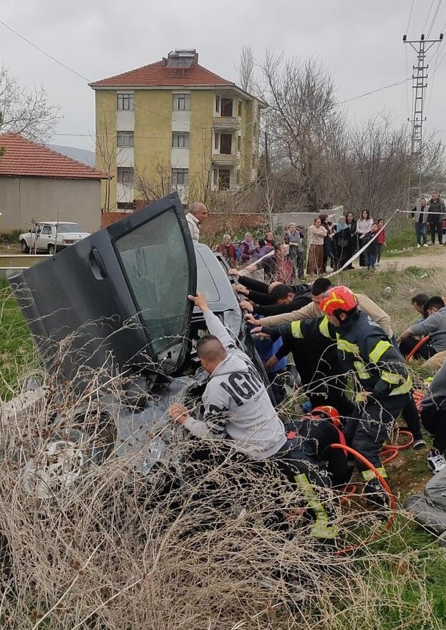 Denizli'de iki ayrı trafik kazasında 5 kişi yaralandı