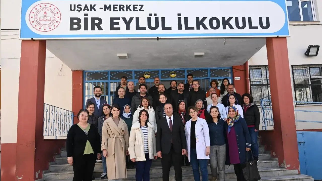 Uşak Milli Eğitim Müdürü Yücel Öğretmenler Odası Buluşmalarına Devam Ediyor