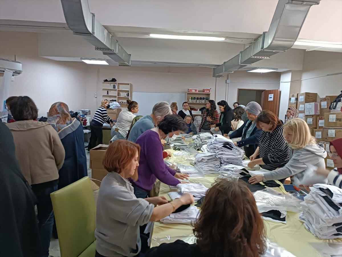 Gazze için hazırlanan yardım tırı İzmir'den yola çıktı