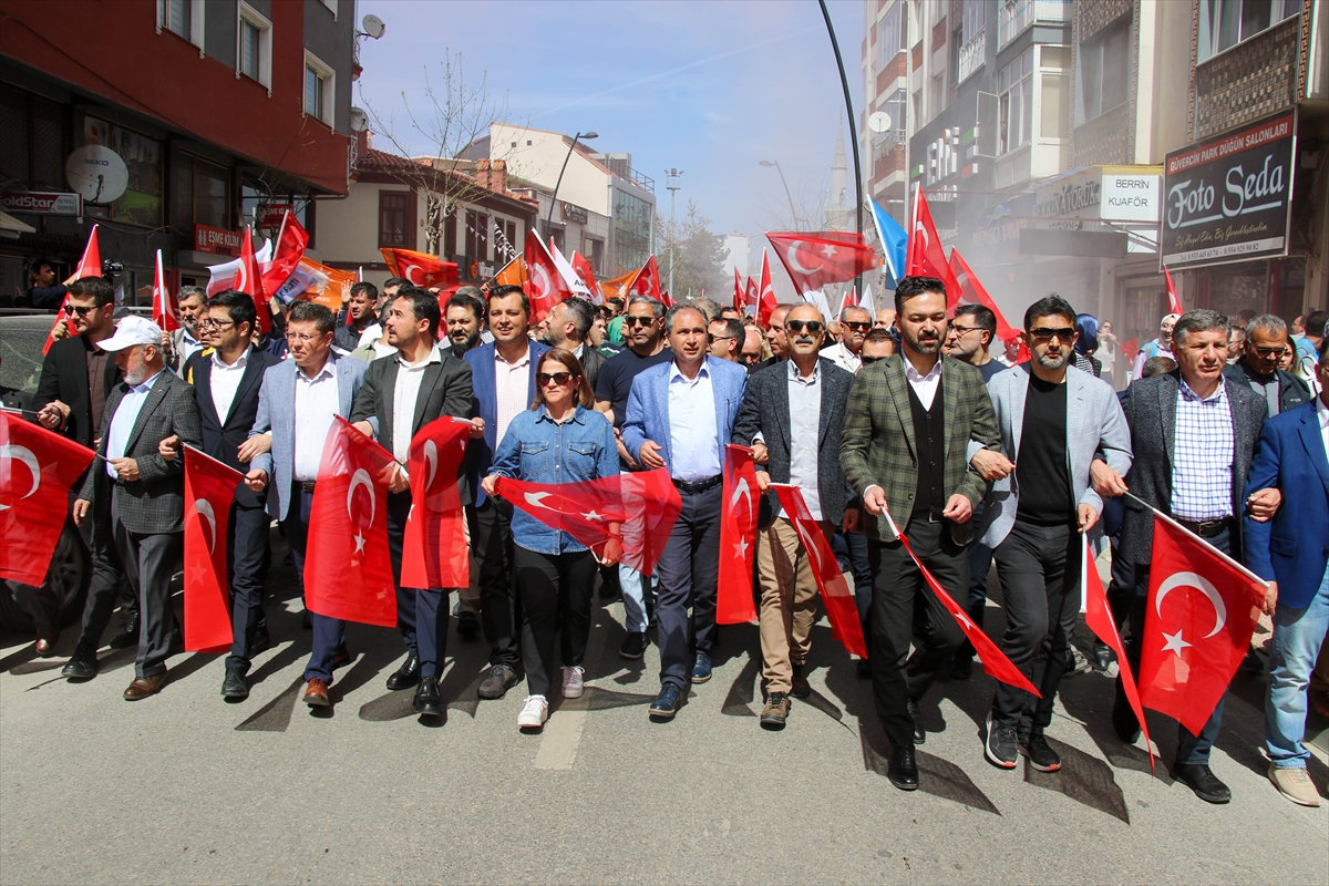 Uşak'ta AK Parti İl Başkanlığından ''Kutlu Yürüyüş''