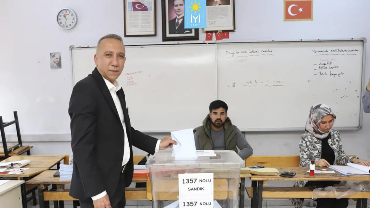 İyi Parti Belediye Başkan Adayı Muhammet Gür Oyunu Kullandı