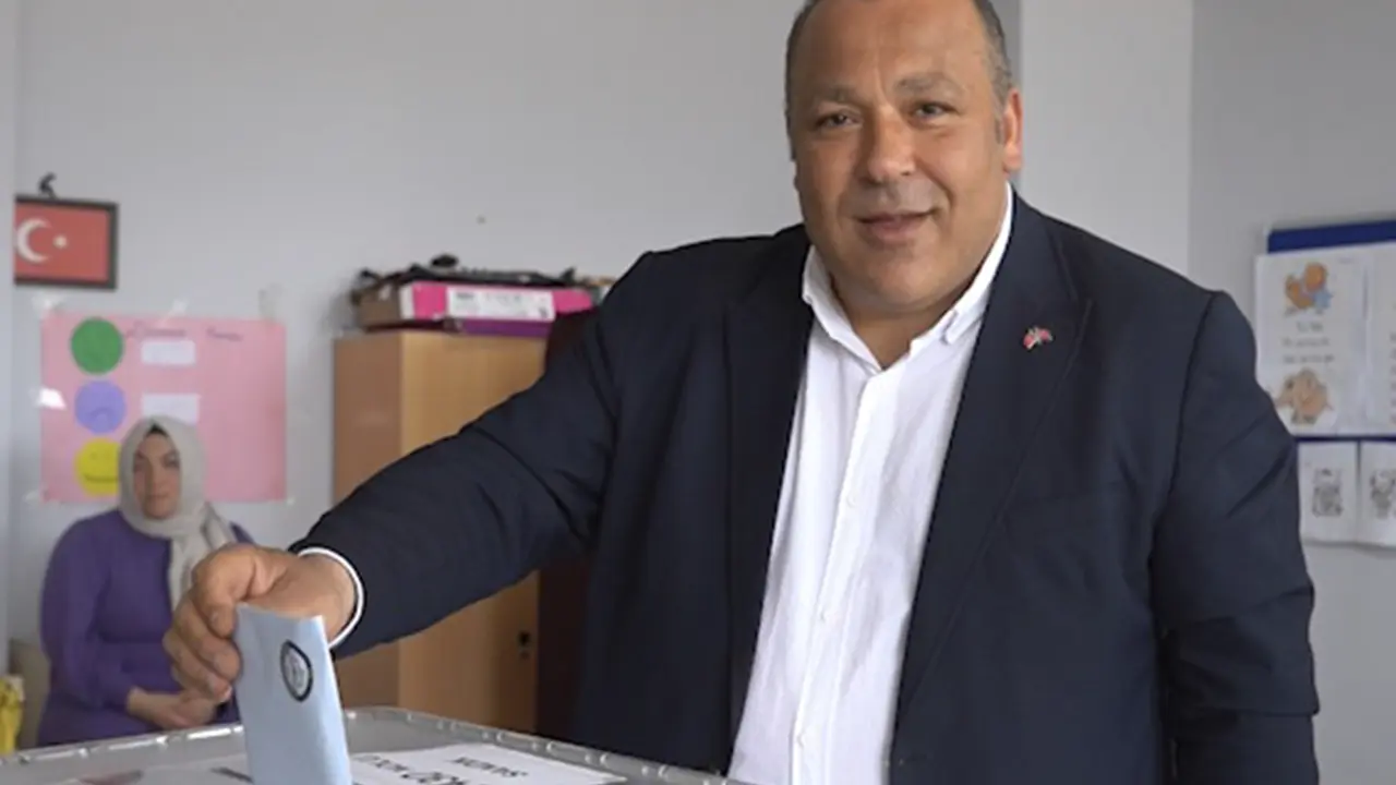 MHP Uşak Belediye Başkan Adayı Sezer Ateş Oyunu Kullandı