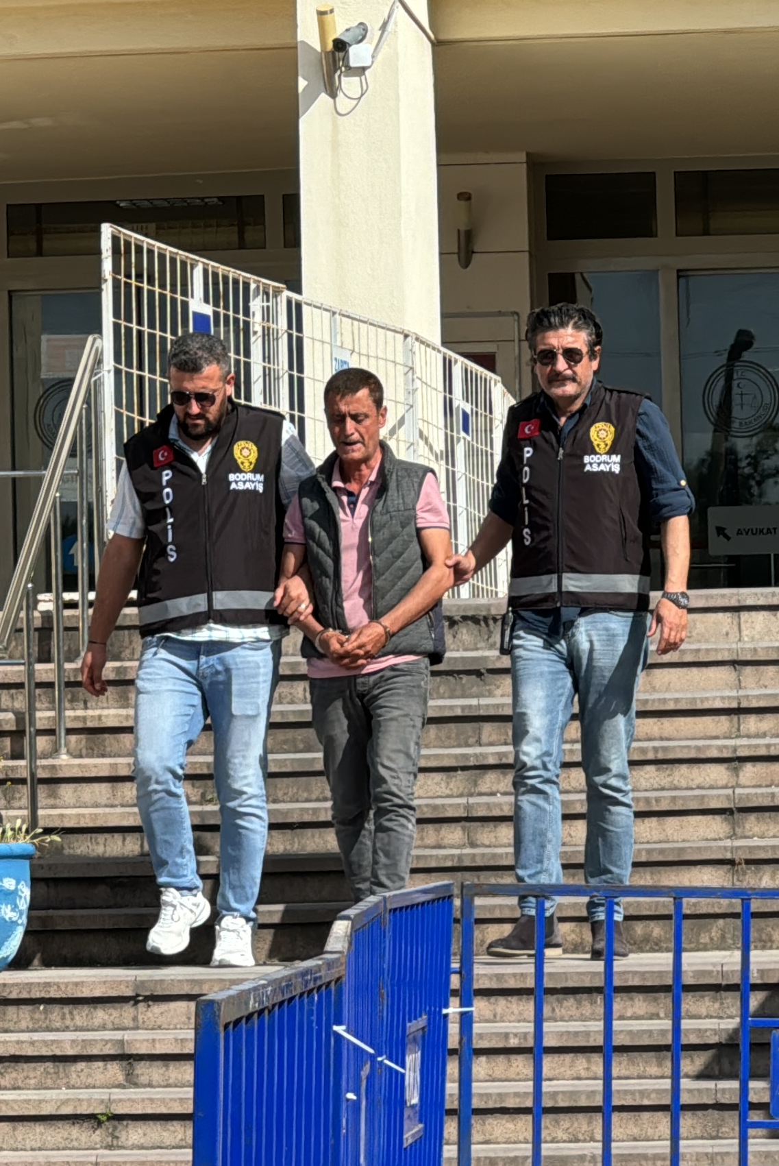Bodrum'da tartıştığı komşusunu tüfekle öldüren zanlı tutuklandı